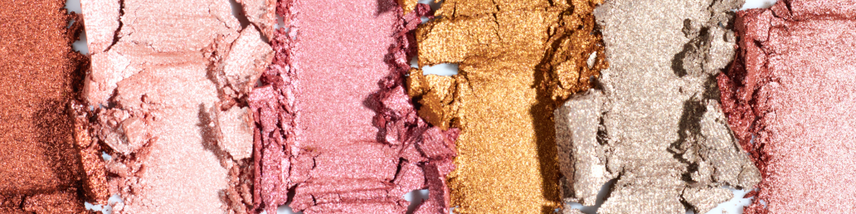 different shades of loose mineral makeup