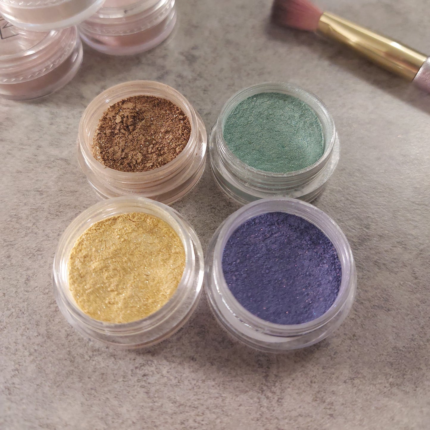 Best Eyeshadow Set for Hazel Eyes â Golden Grove (4 Curated Shades)